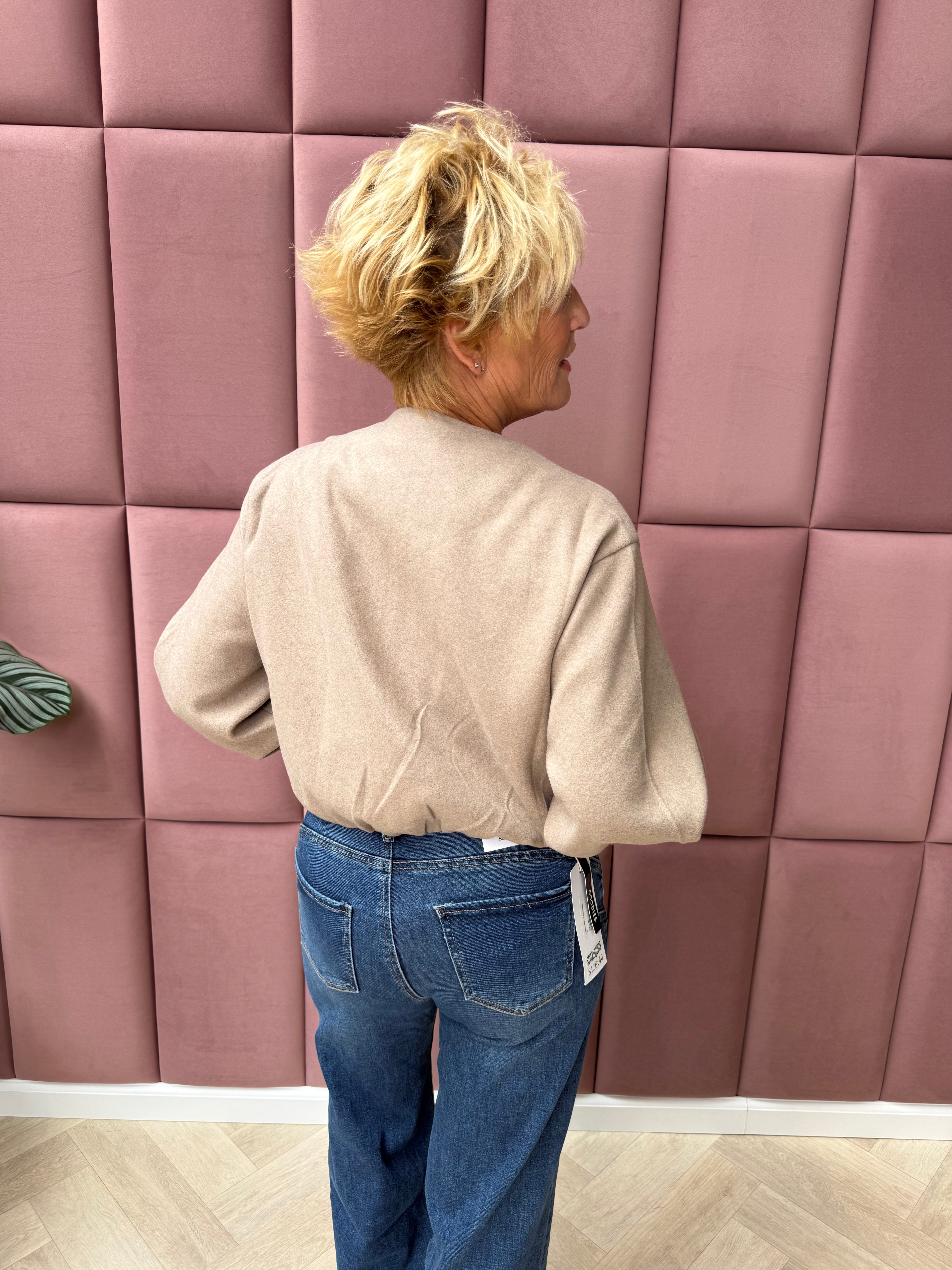 Korte bomber met pofmouwen taupe