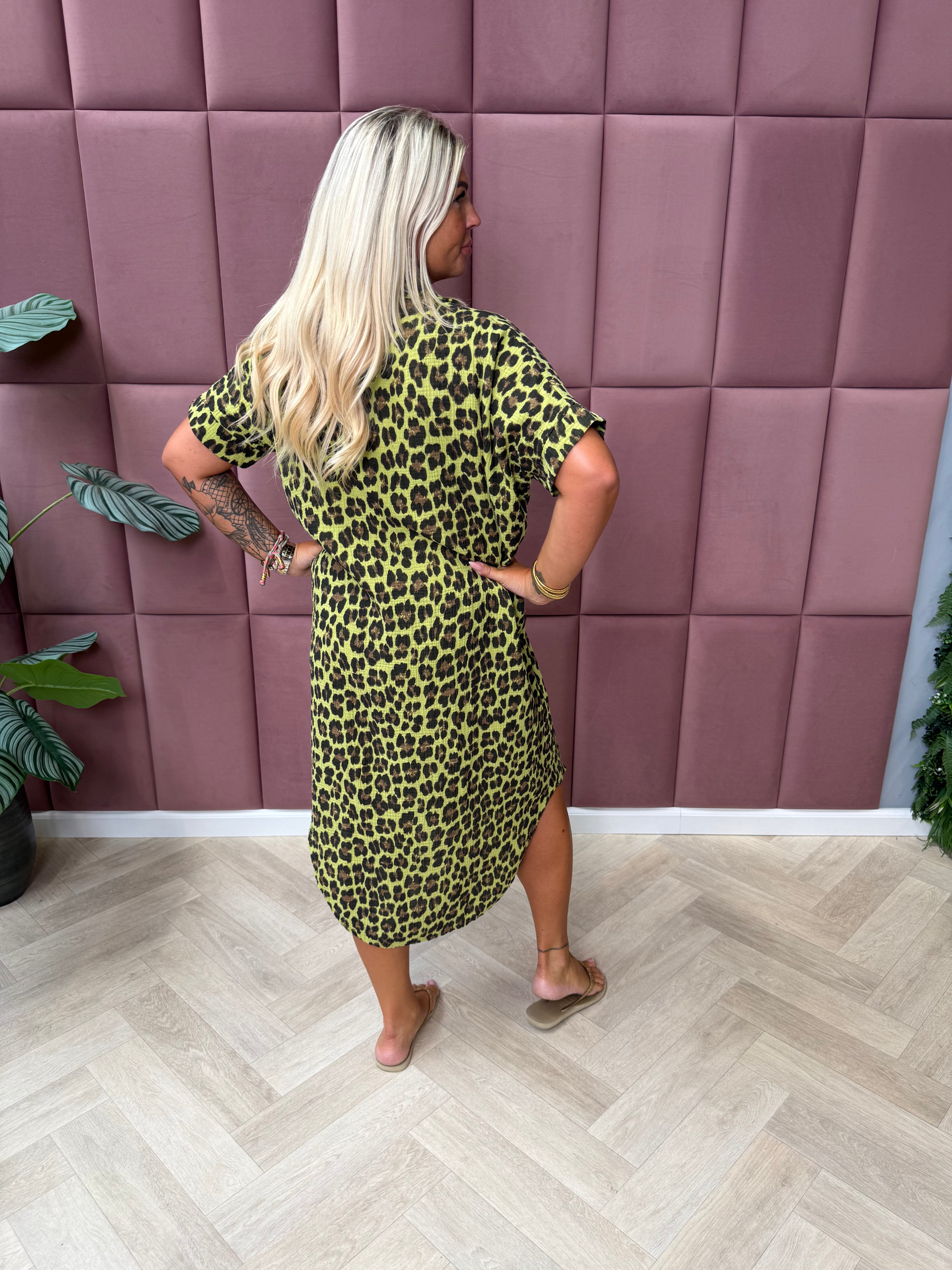 Lange wafel jurk v-hals panterprint lime