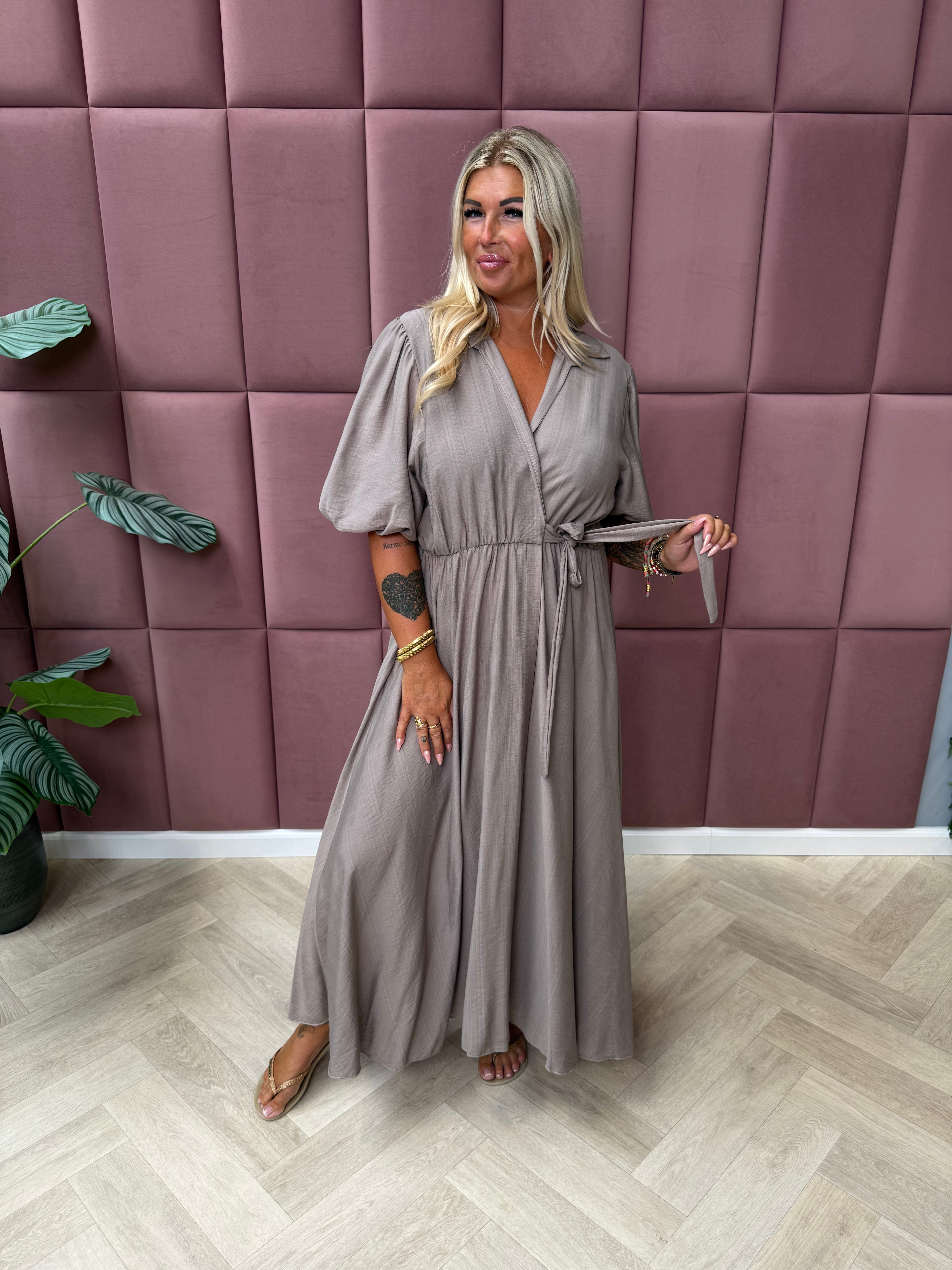 Lange overslag jurk korte pofmouwen taupe
