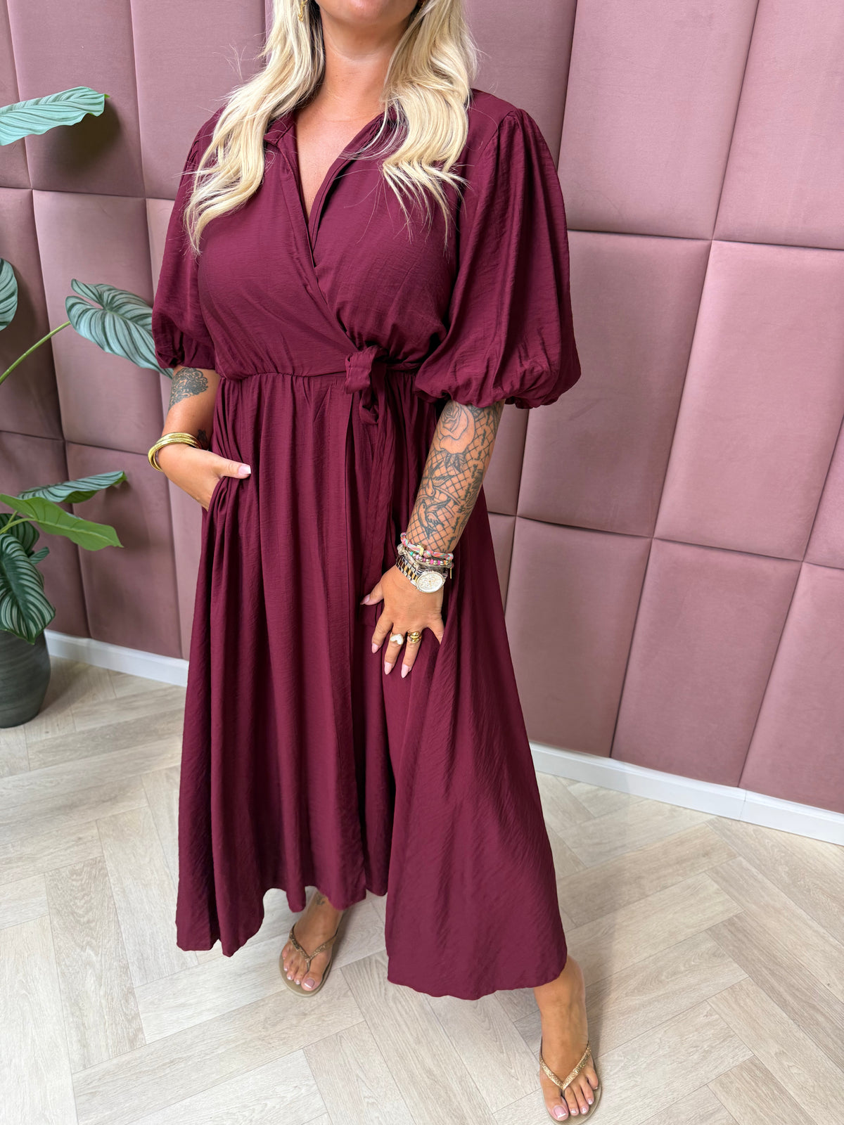 Lange overslag jurk korte pofmouwen bordeaux