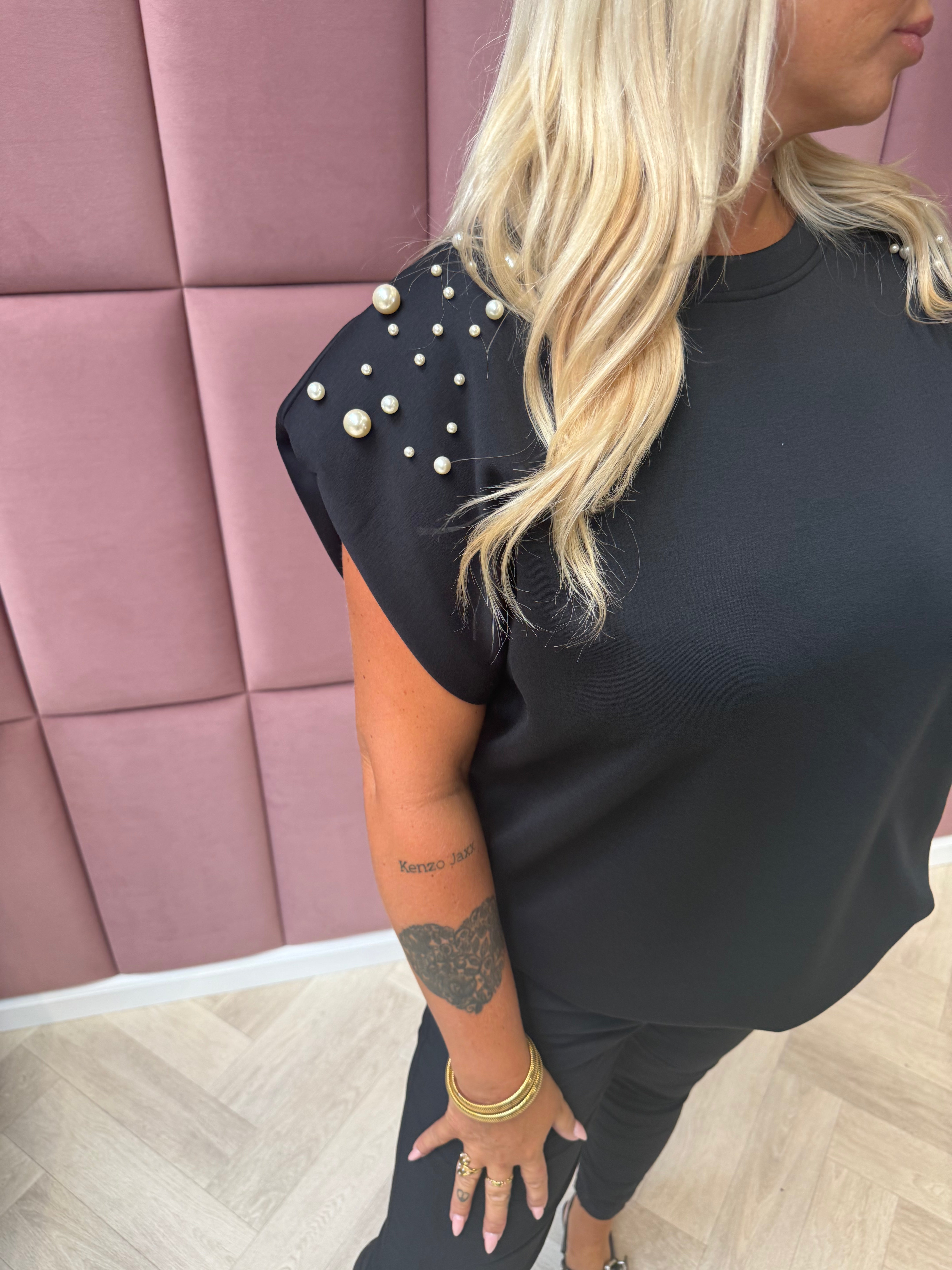Shirt kapmouwen parels zwart