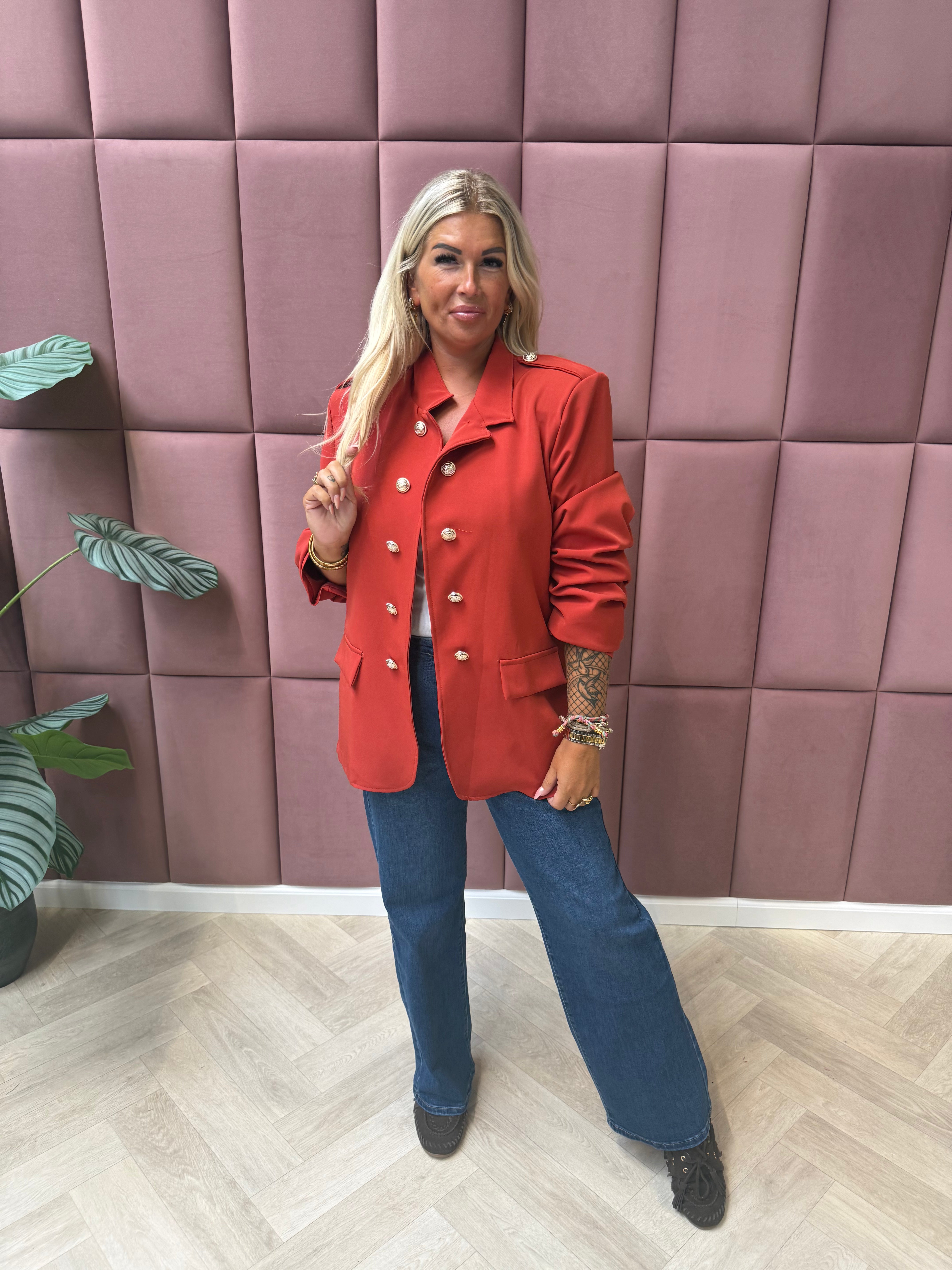 Blazer ophaalmouwen sierknopen koraalrood