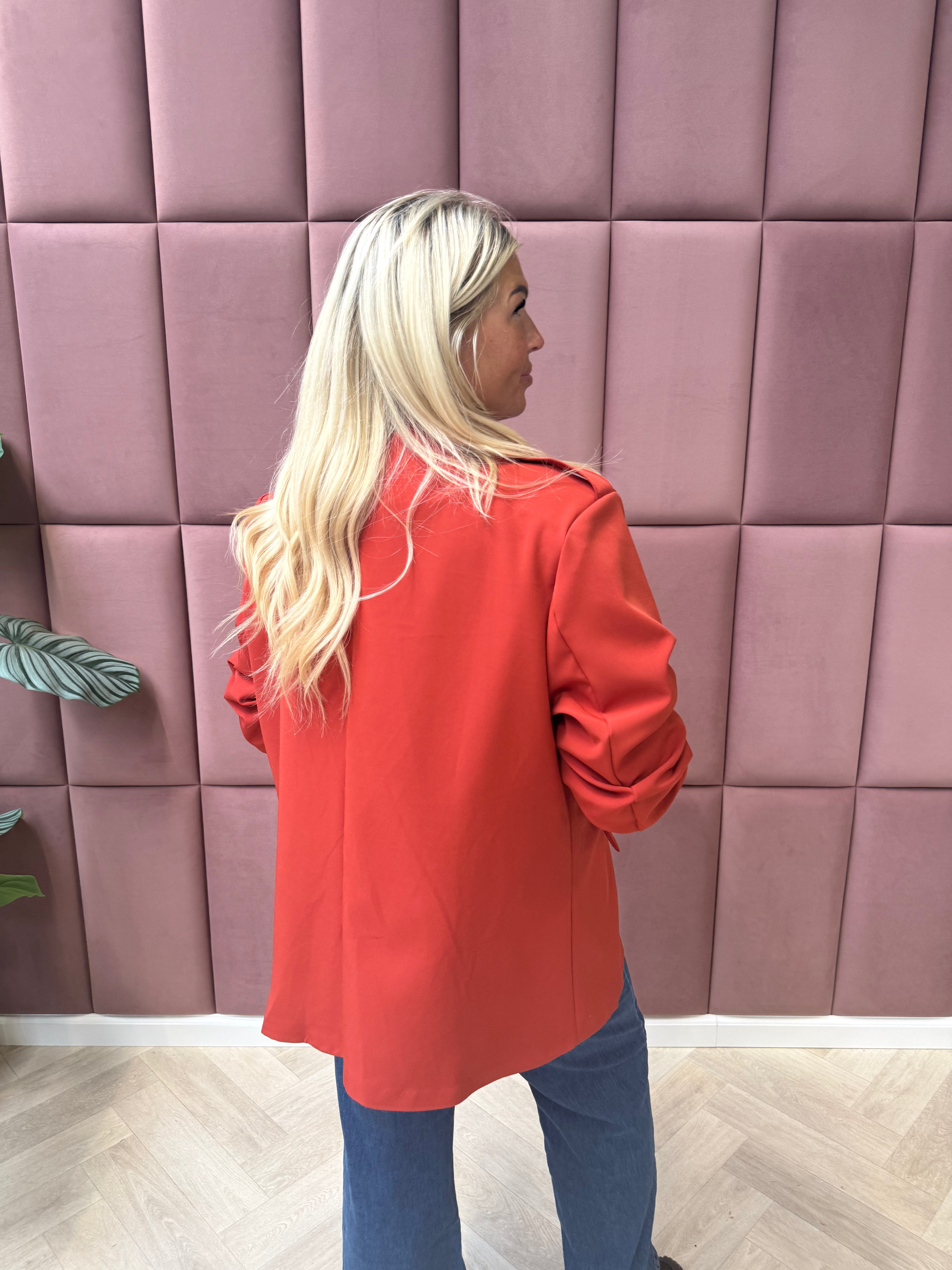 Blazer ophaalmouwen sierknopen koraalrood