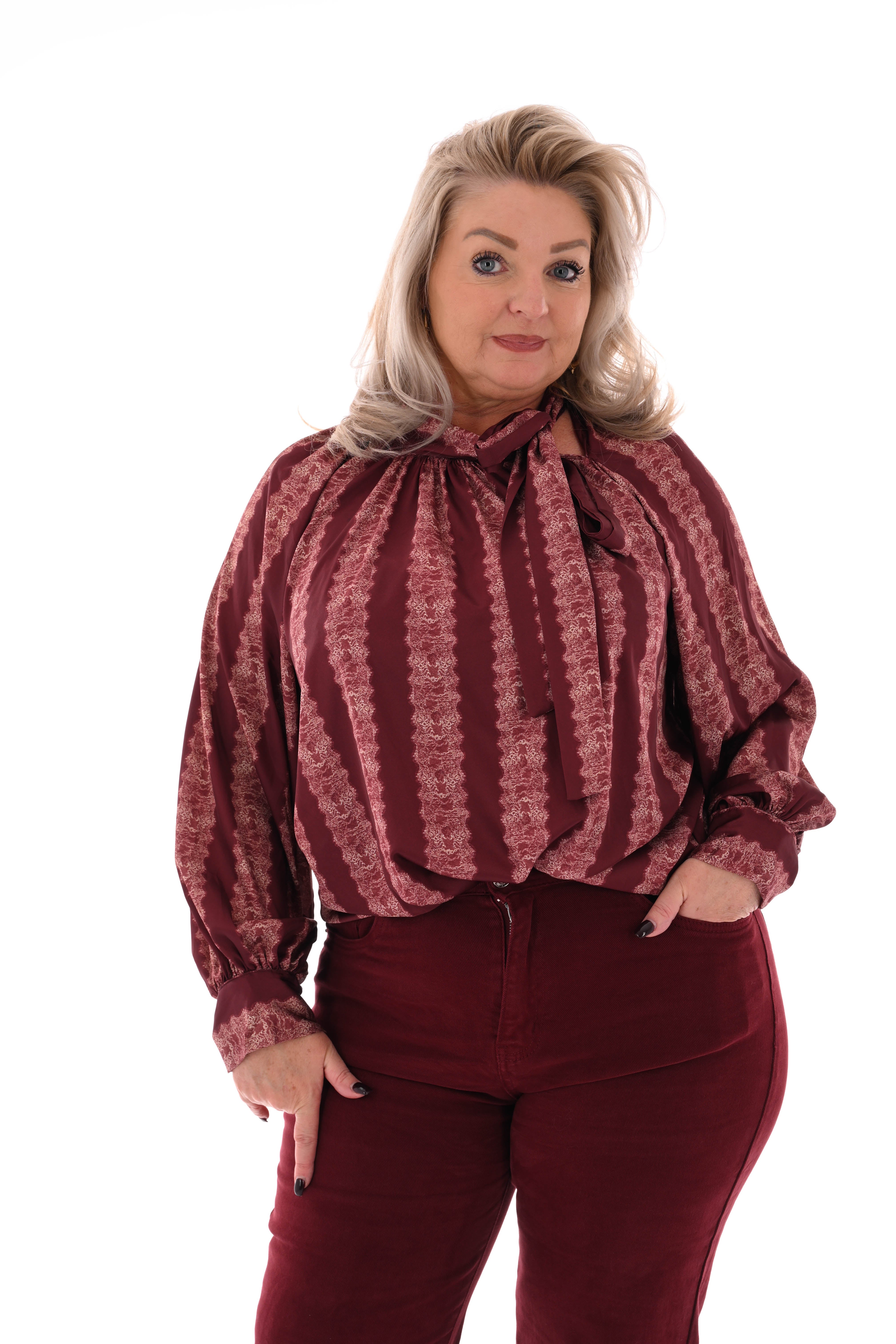 Silky blouse met strik kant detail bordeaux