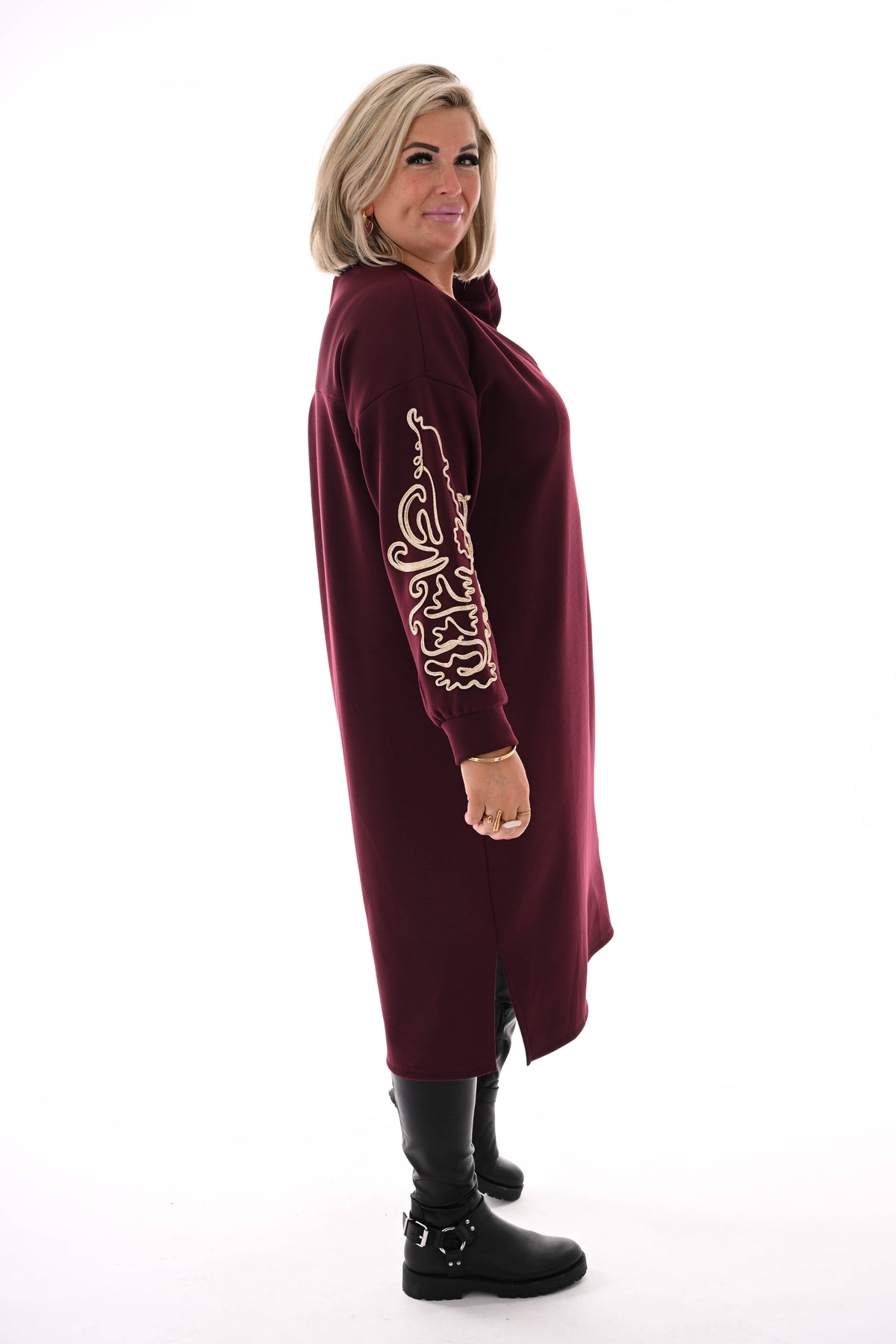 Sweaterdress gouden borduursels aubergine