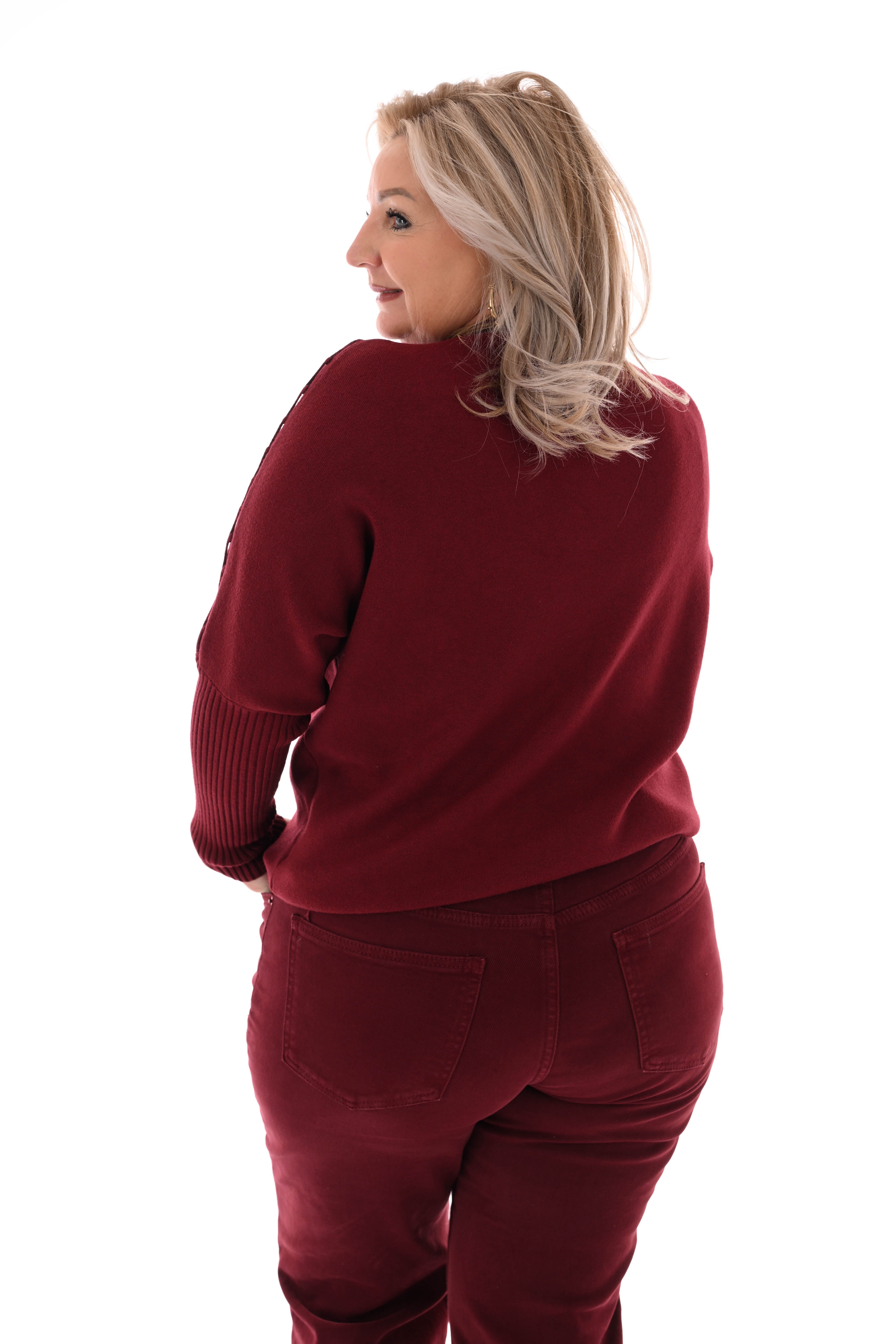 Top turtle neck met schouderdetail bordeaux