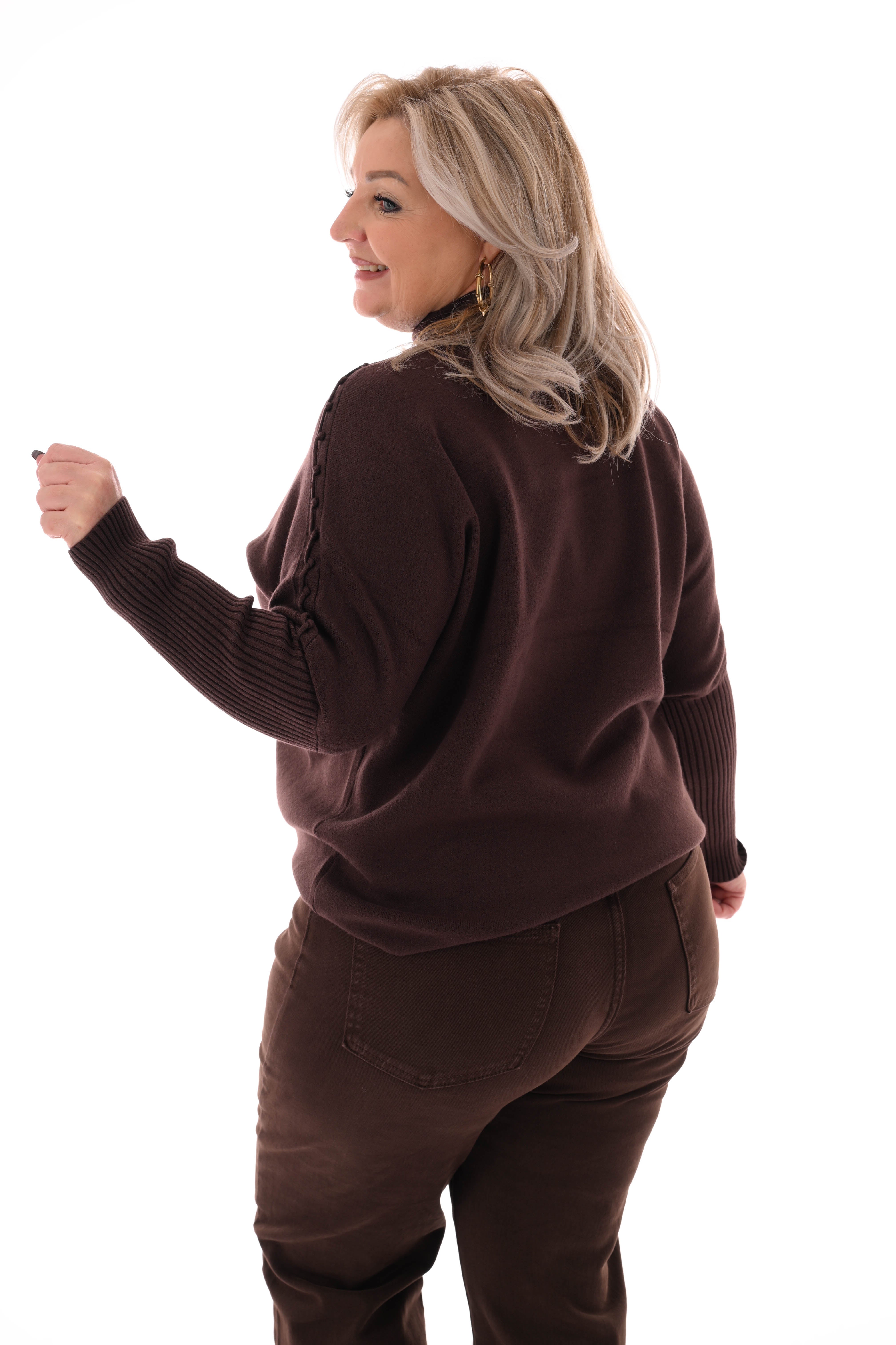 Top turtle neck met schouderdetail donkerbruin