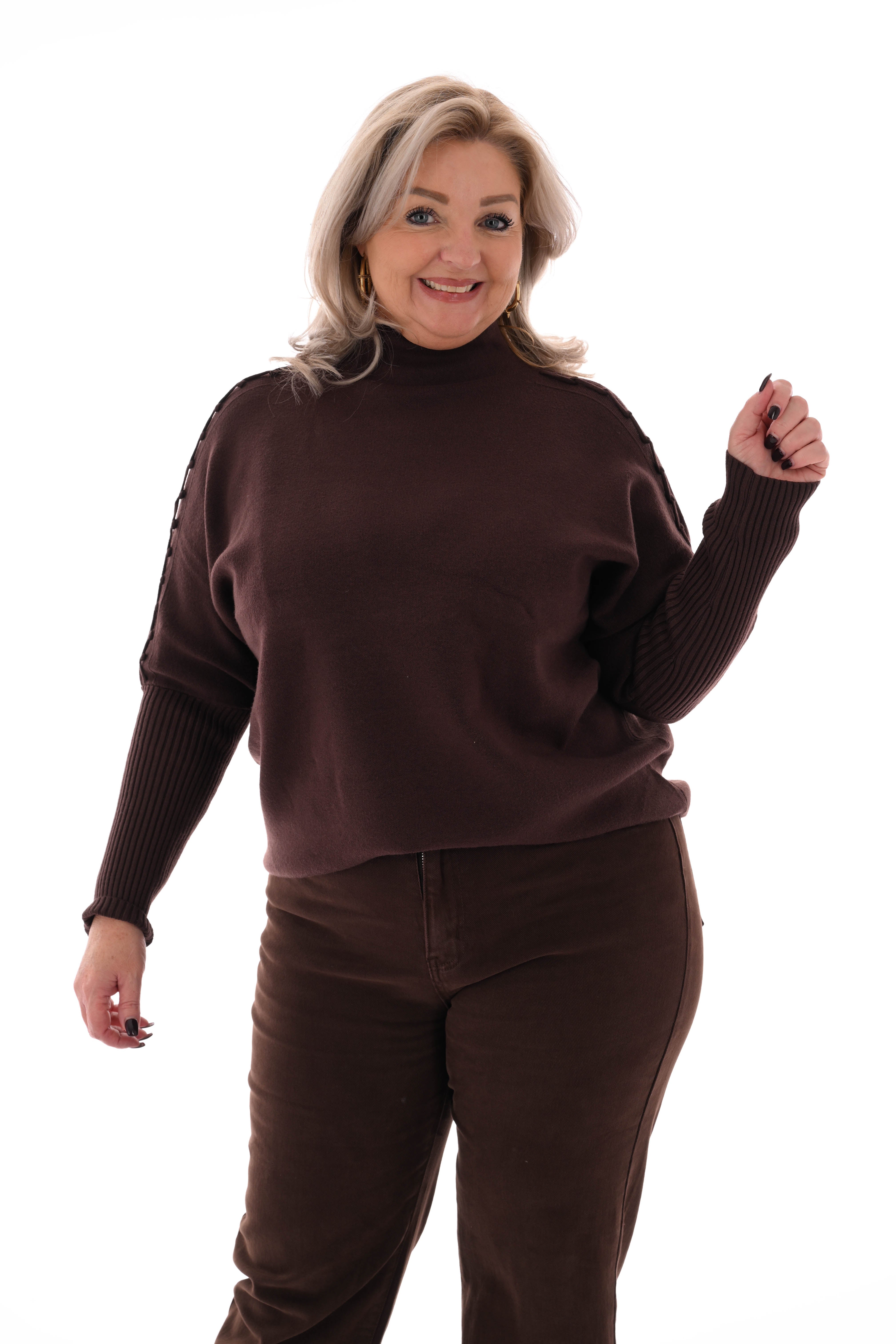 Top turtle neck met schouderdetail donkerbruin