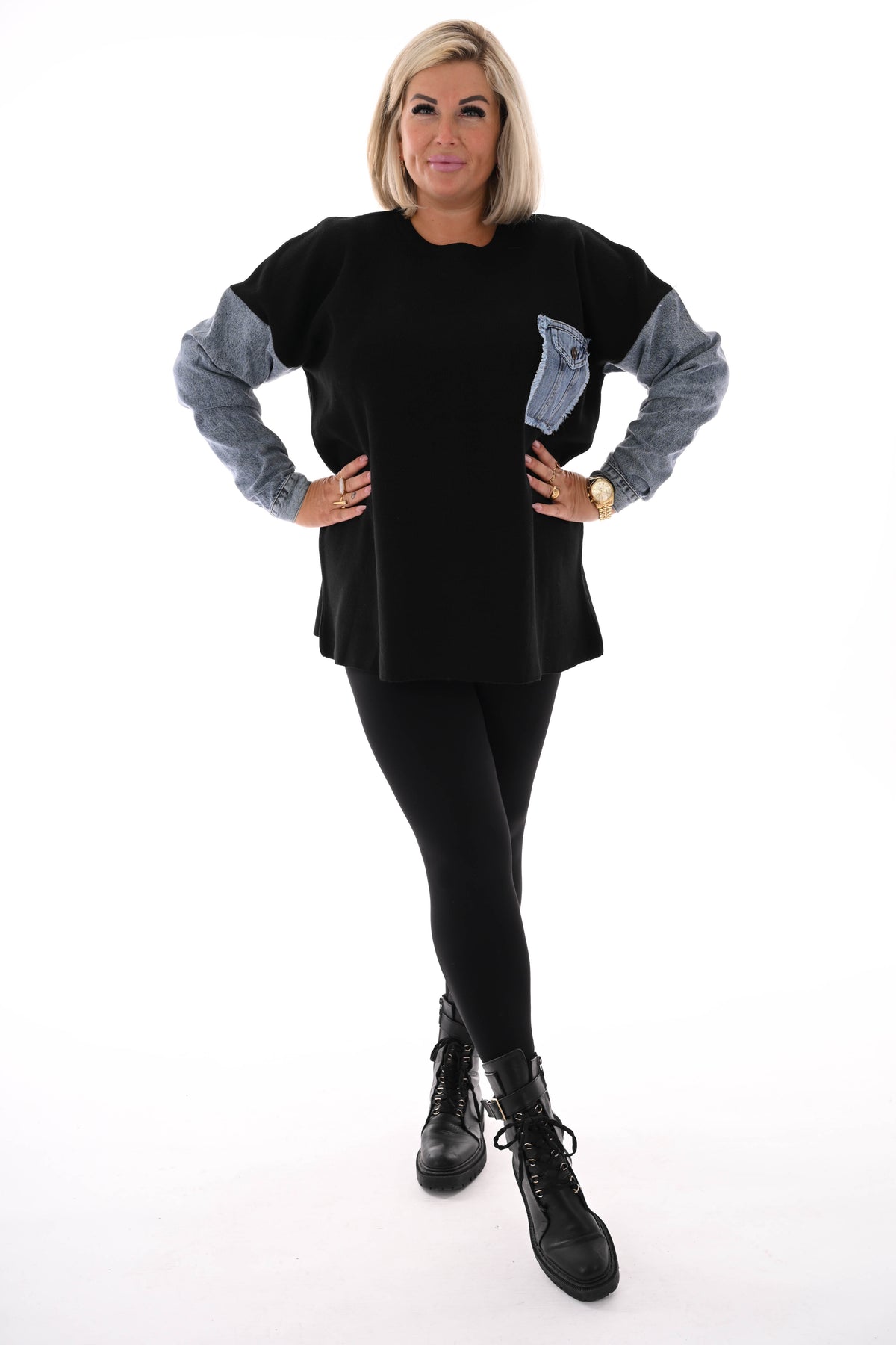 Gebreide trui met jeans zwart