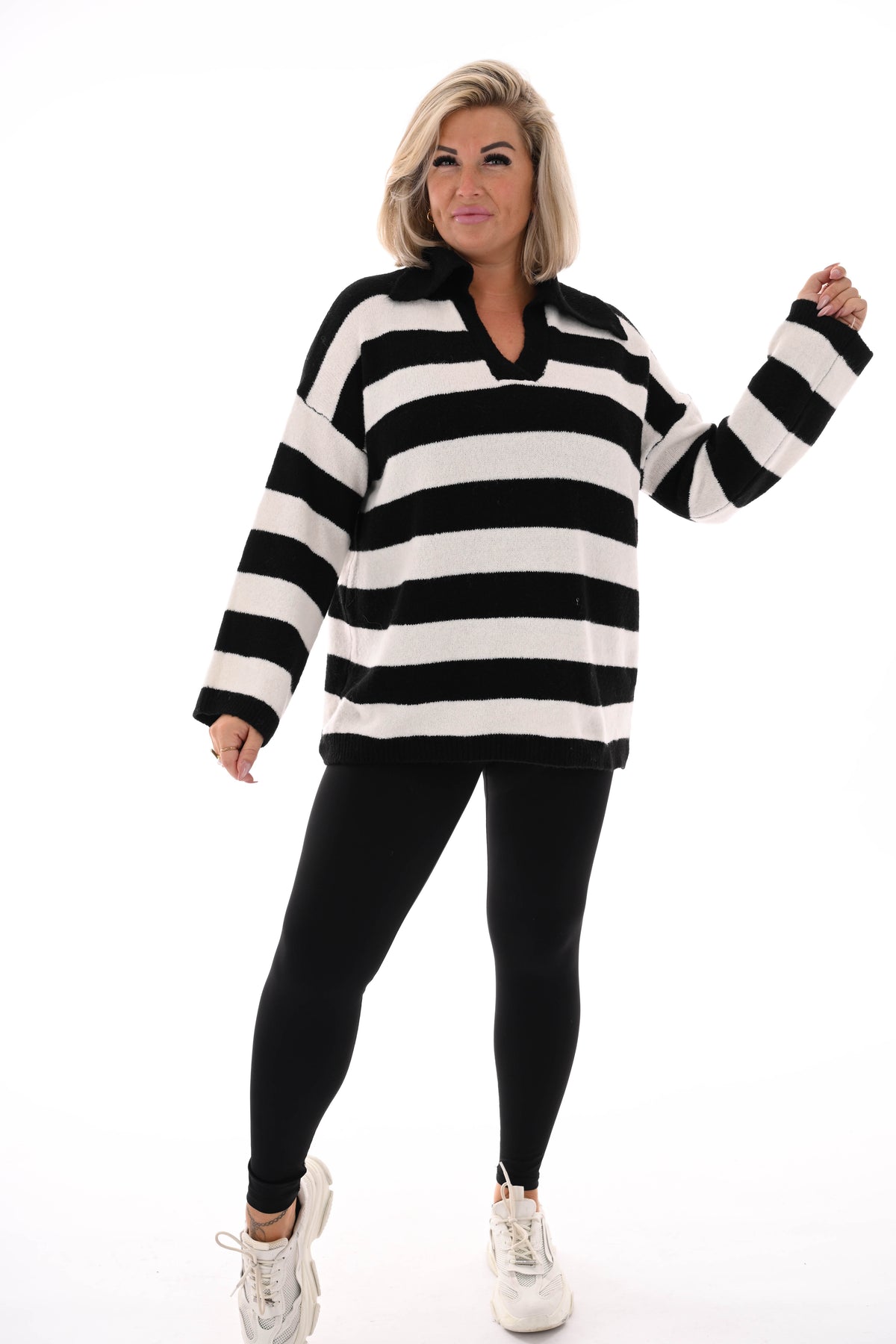 Fijn gebreide trui met kraag strepen zwart/roomwit