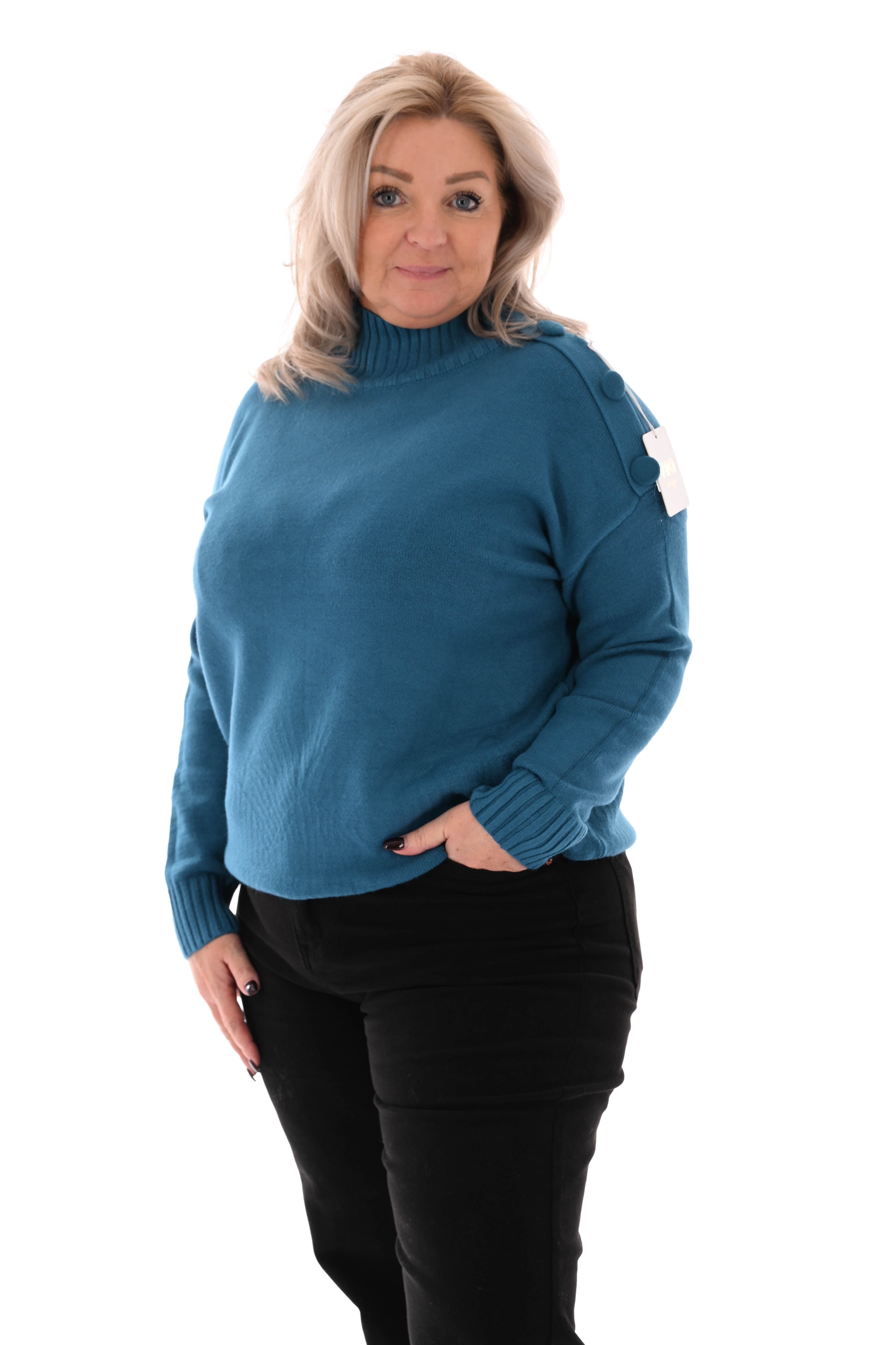 Fijn gebreide trui knopen op de schouders petrol