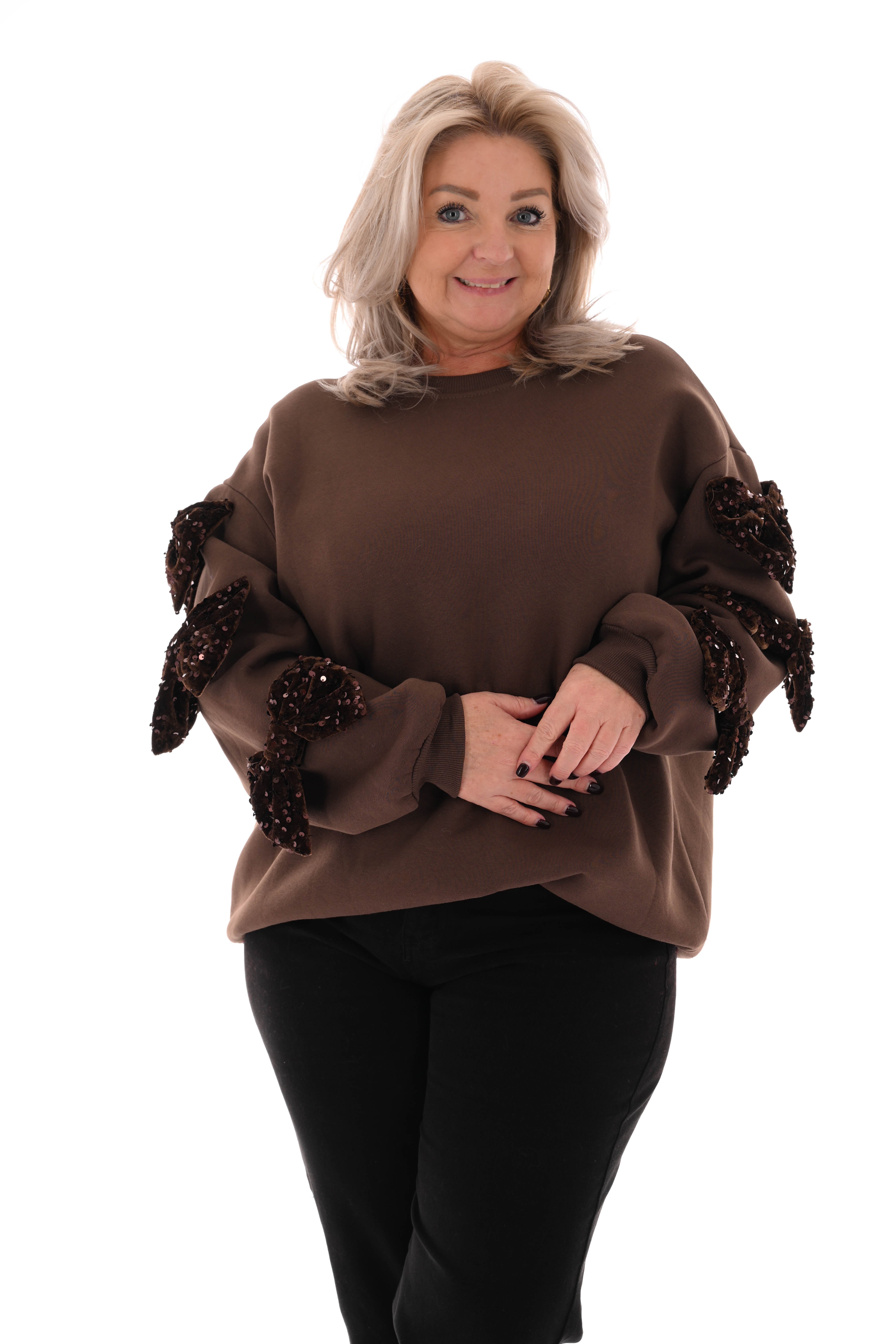 Sweater strikken met pailletten bruin