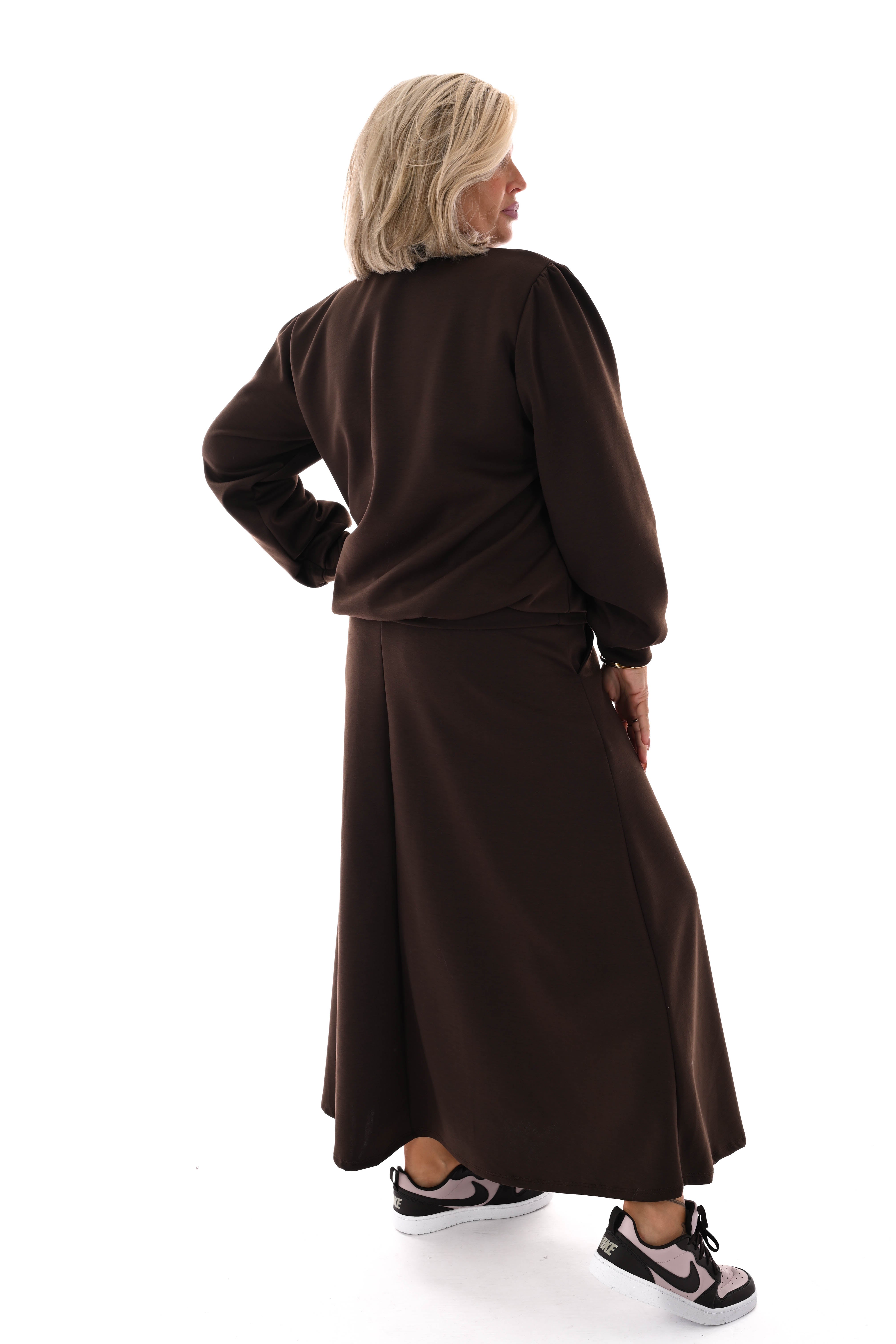 Tweedelig set sweater en rok donkerbruin