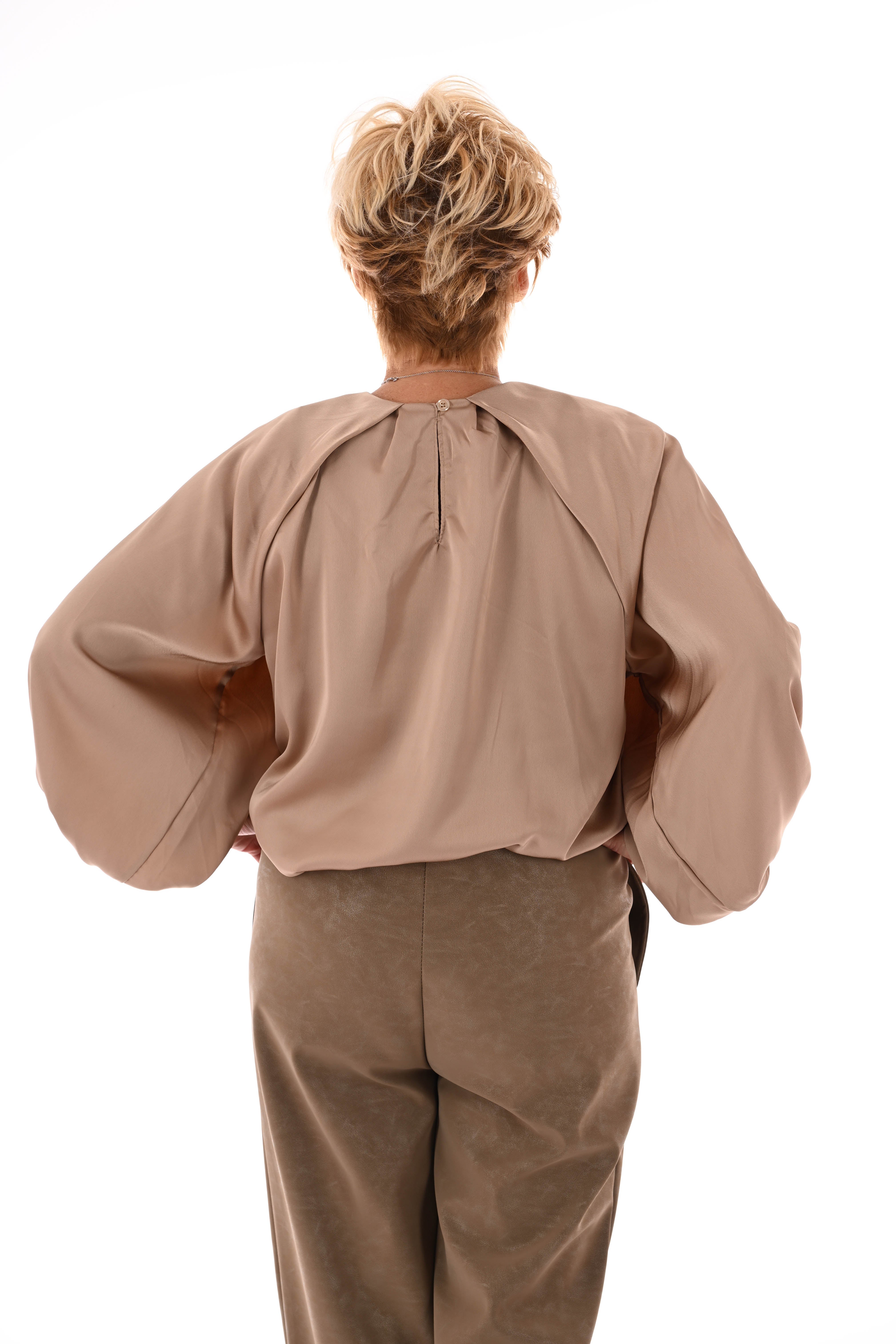 Silky blouse met pofmouwen beige