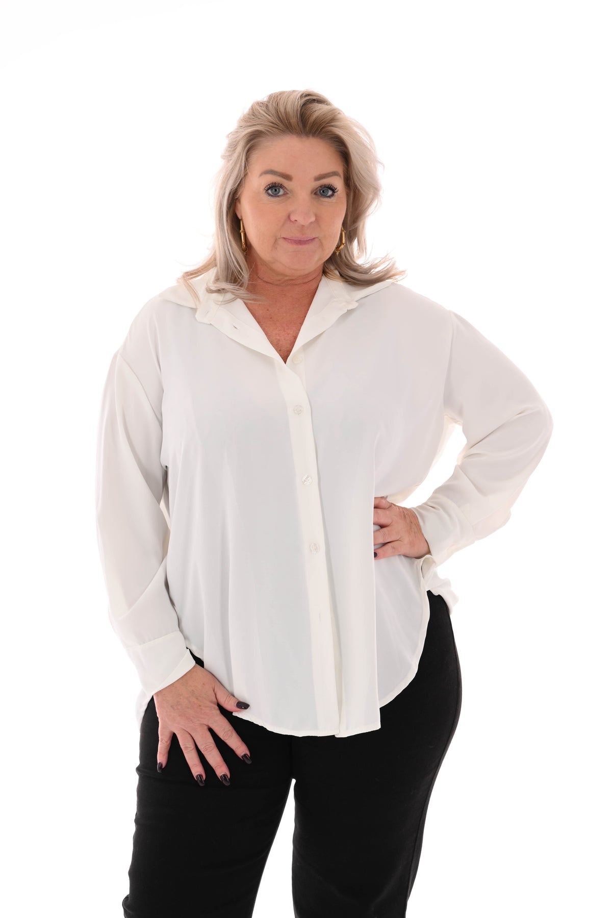 Doorknoop blouse uni roomwit