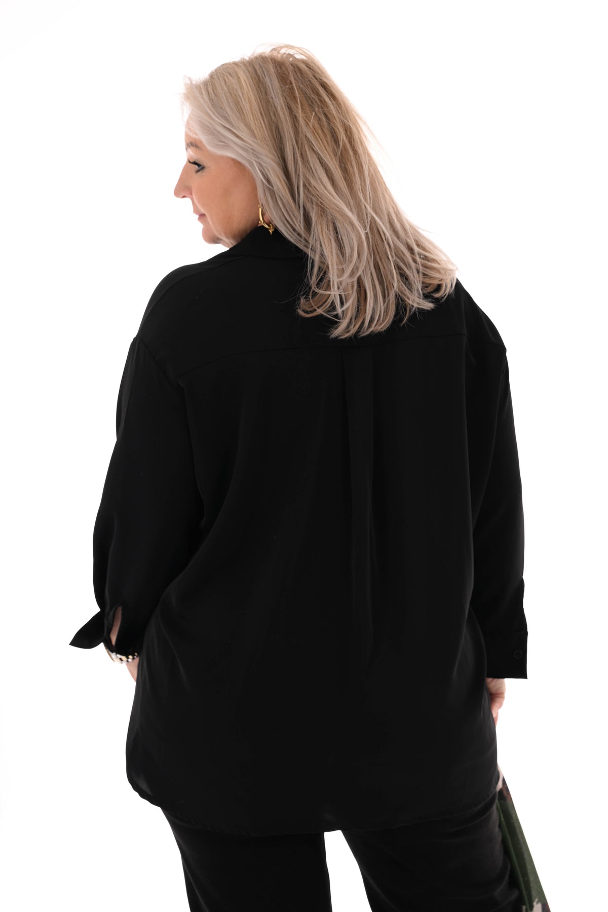 Doorknoop blouse uni zwart