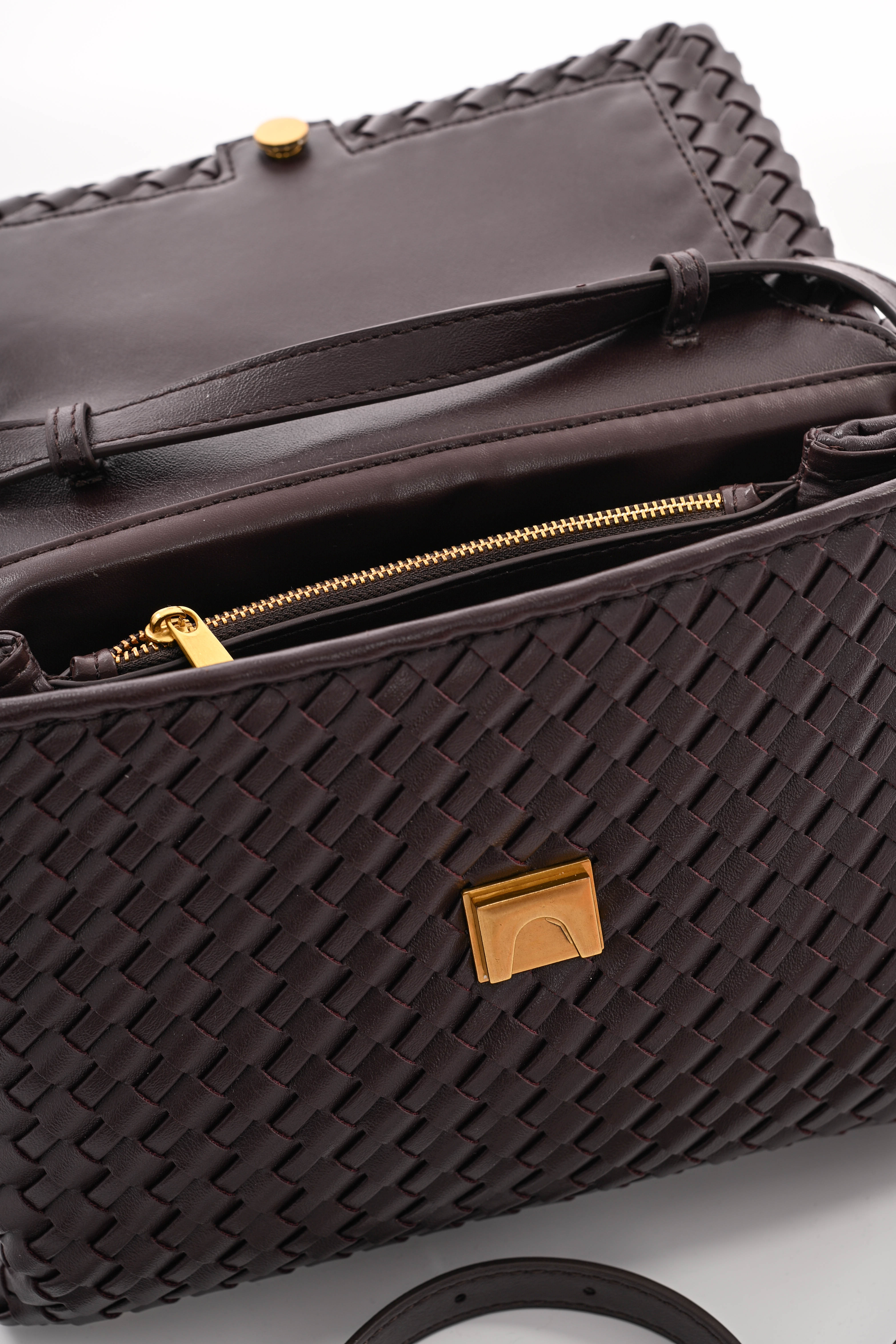 Tas met vlechtmotief donkerbruin