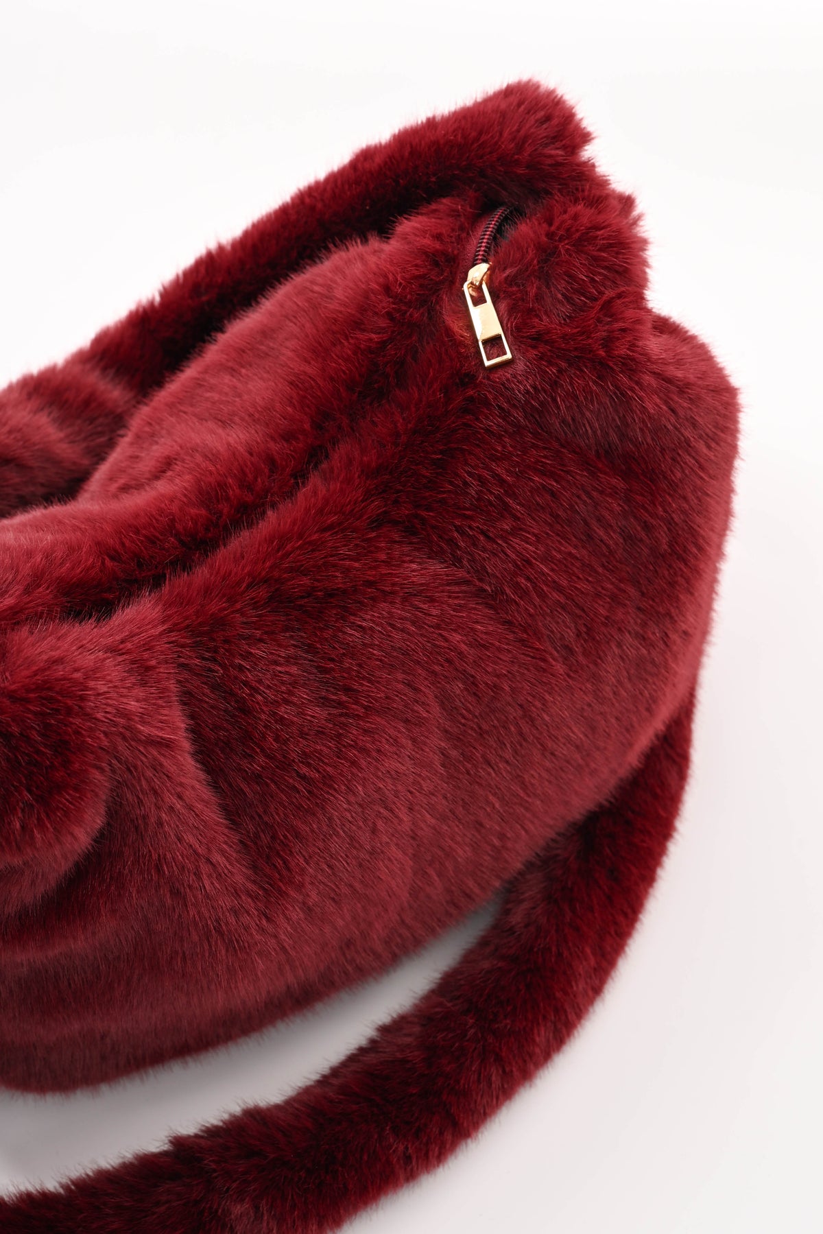 Faux fur crossbody tas bordeaux