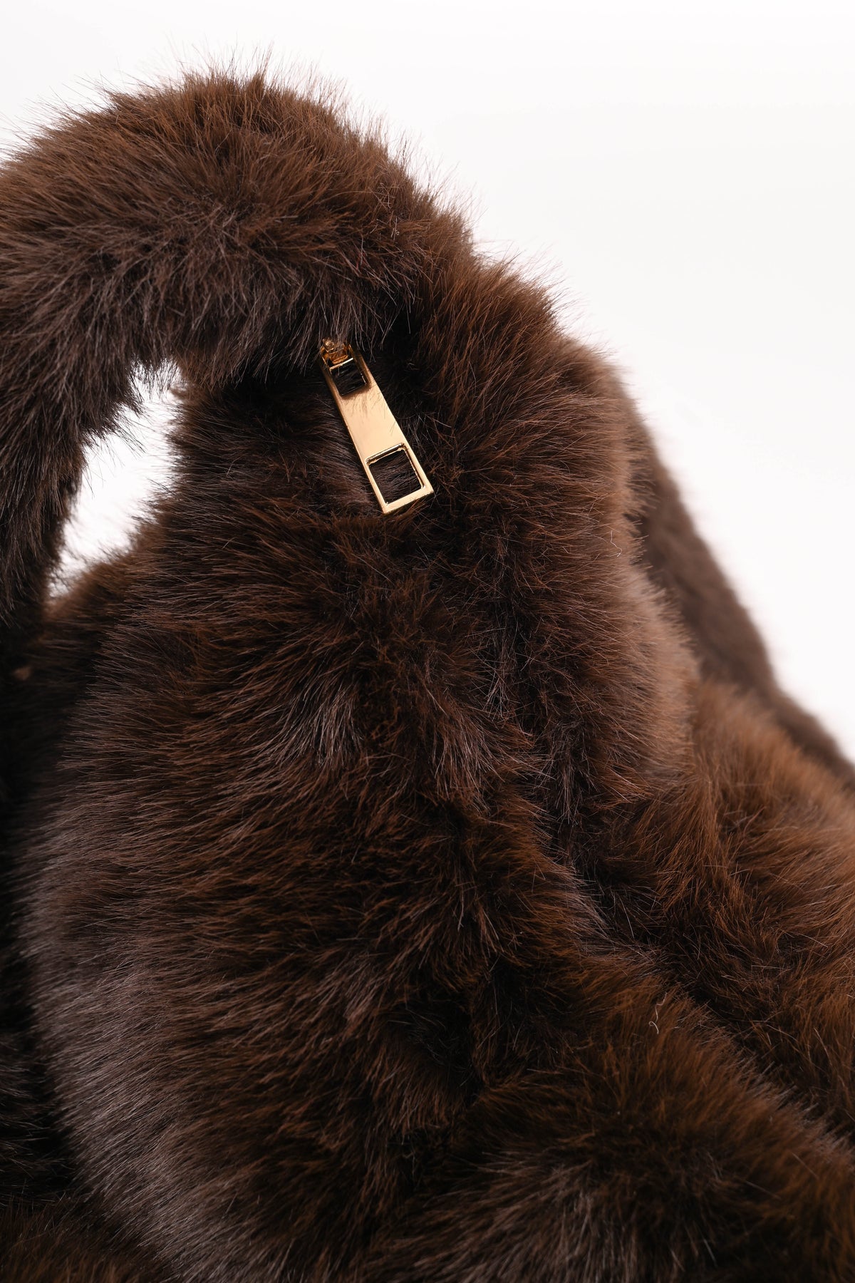 Faux fur crossbody tas donkerbruin