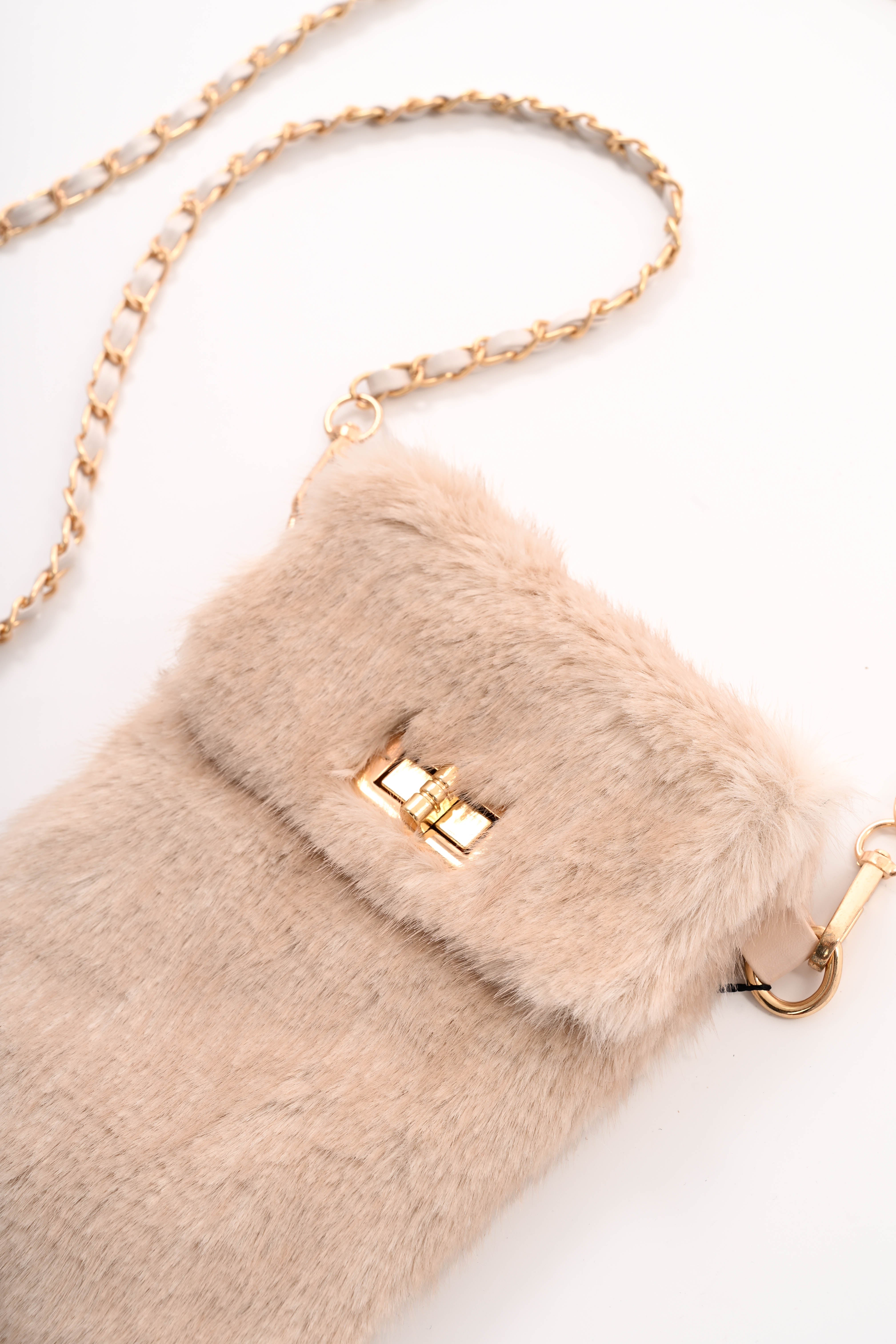 Crossbody faux fur telefoon tasje beige