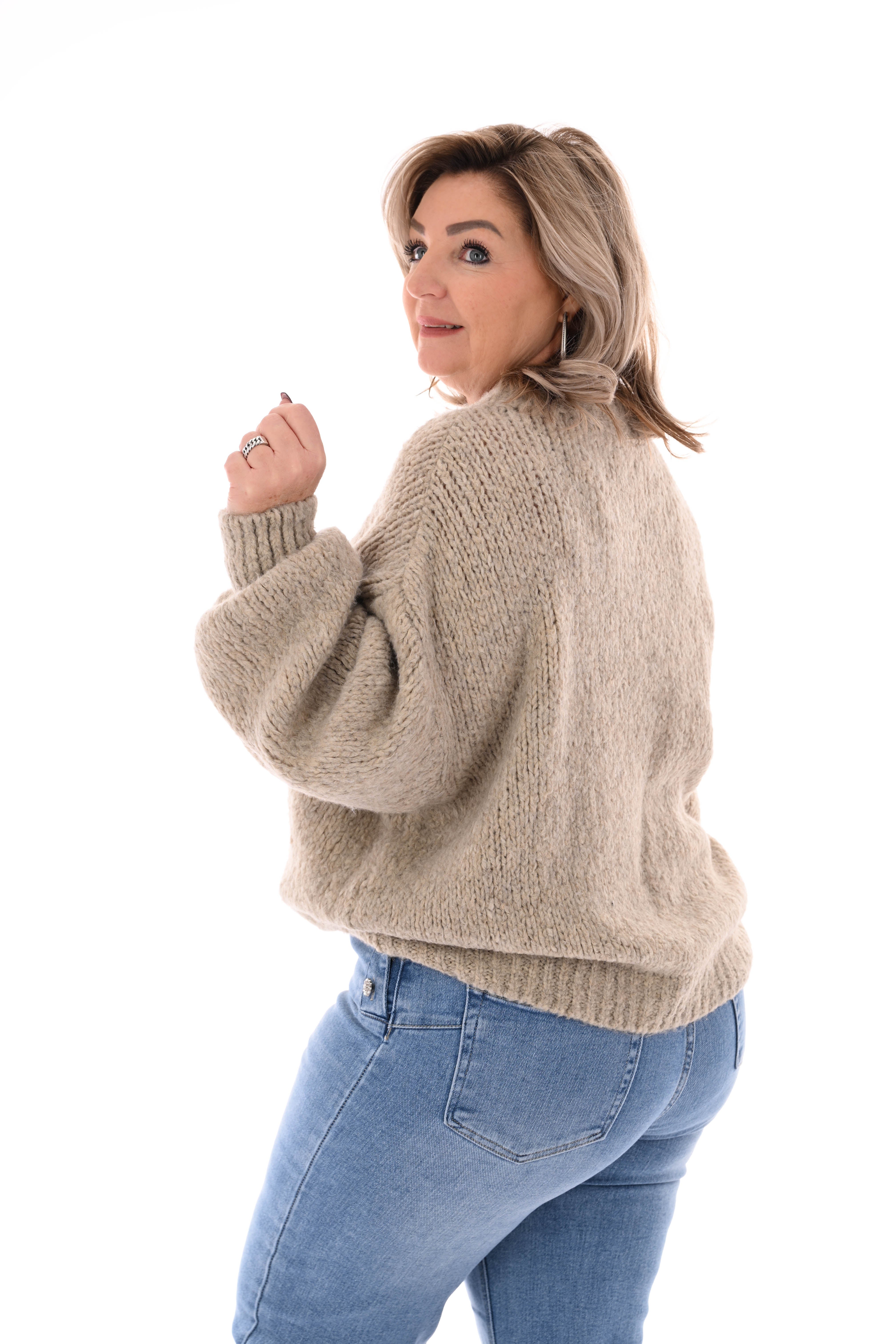 Grof gebreide trui pofmouwen beige