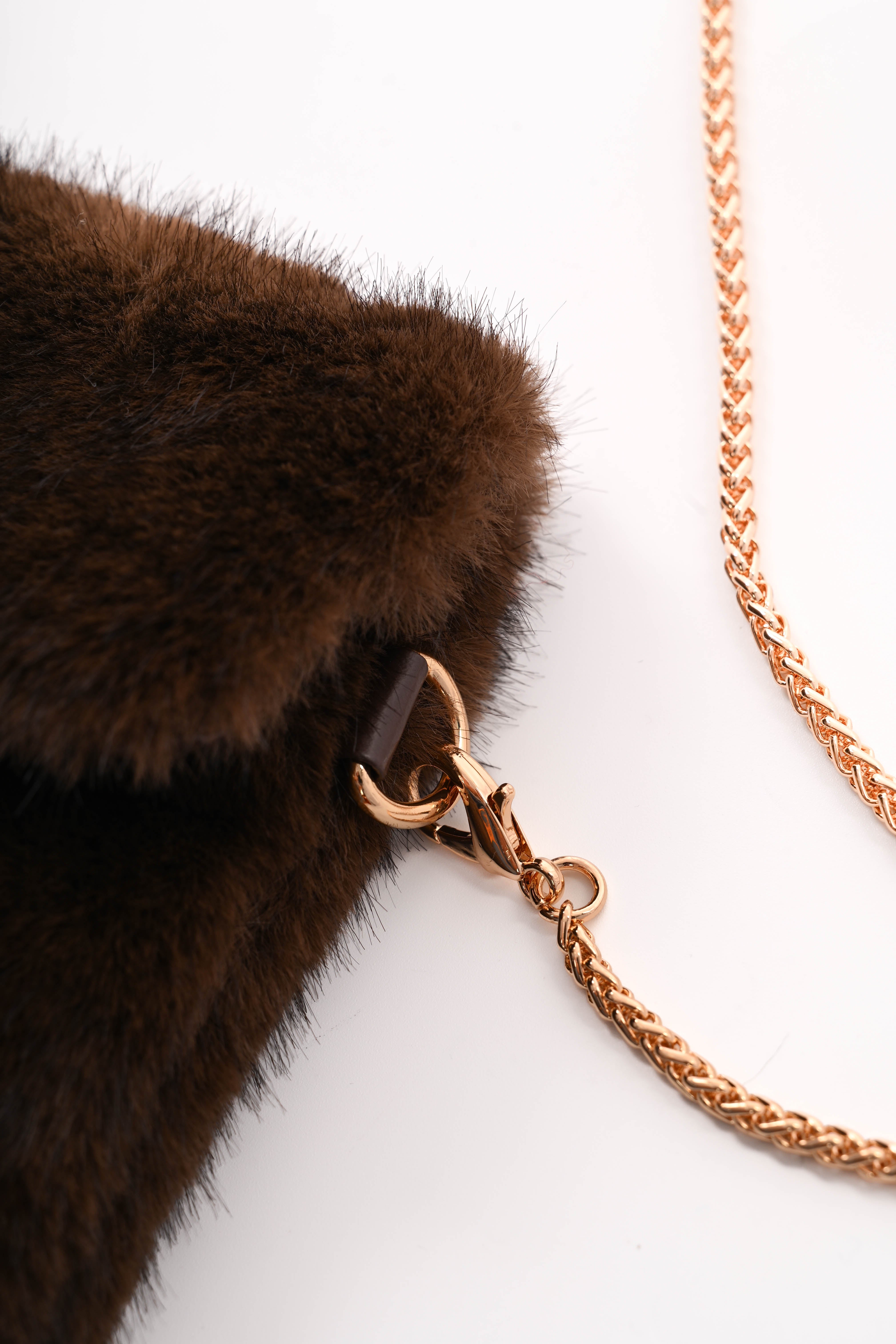 Crossbody faux fur vierkant telefoon tasje bruin