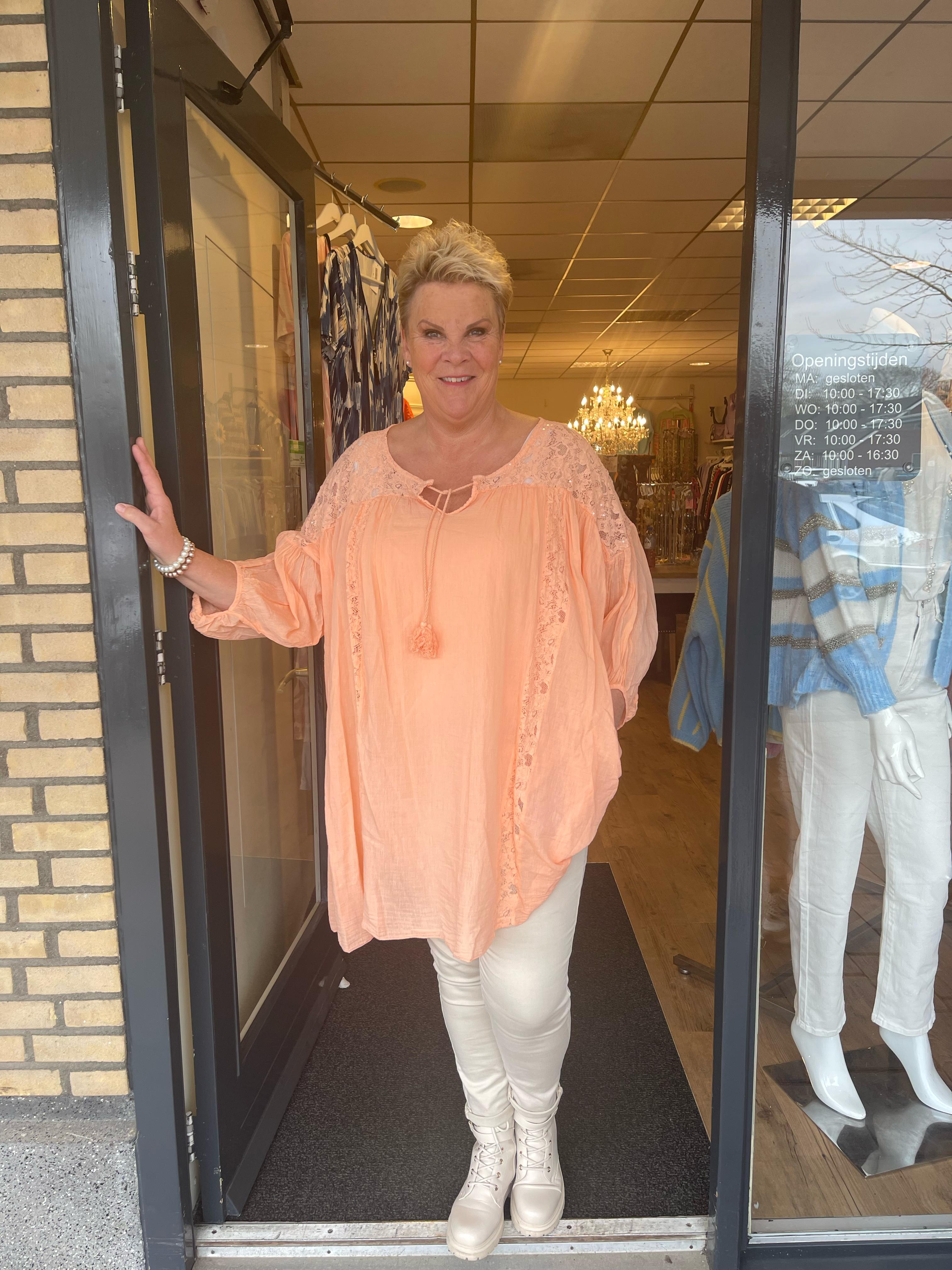 Tuniek met kant en pailletten peach