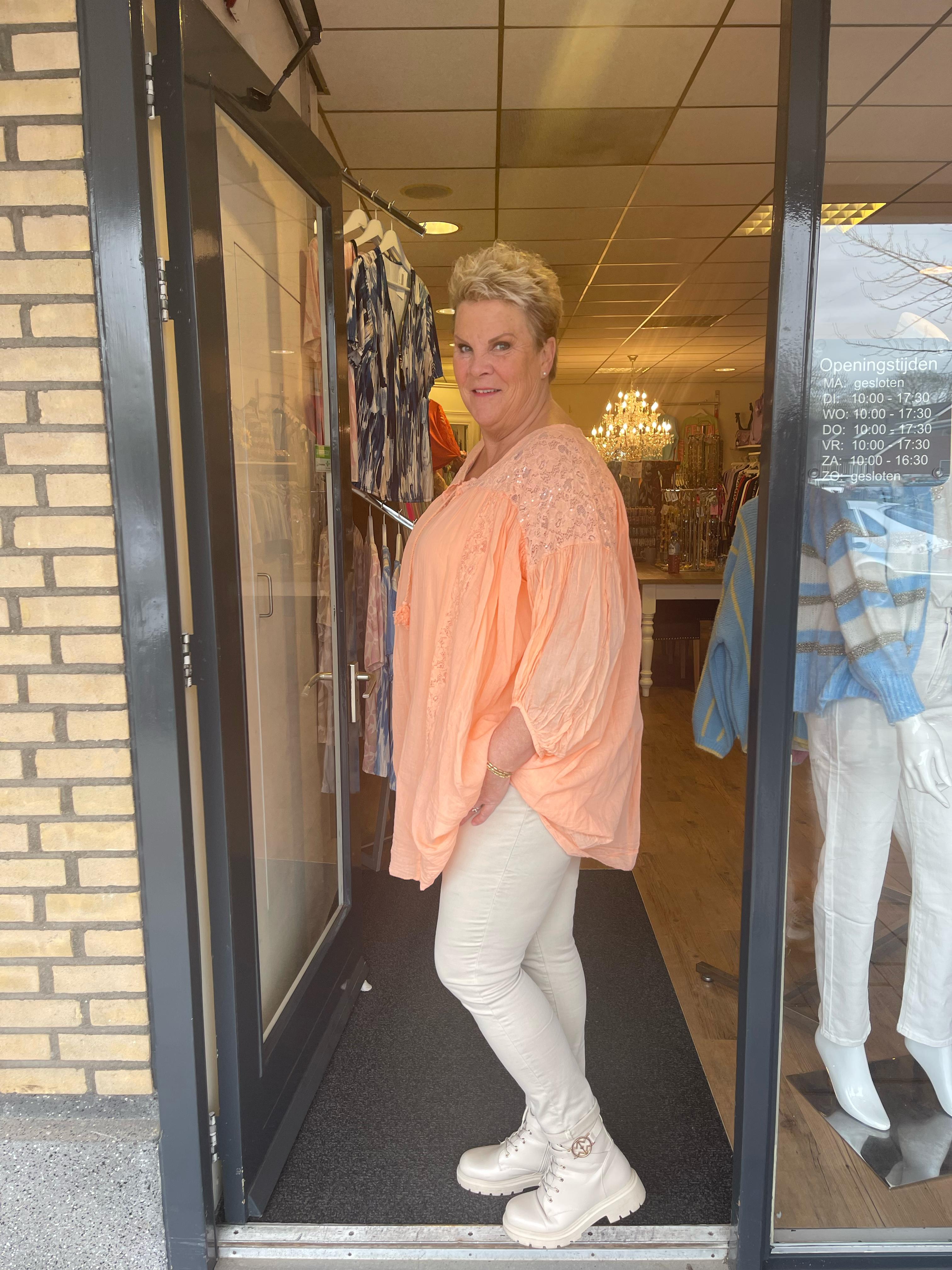 Tuniek met kant en pailletten peach