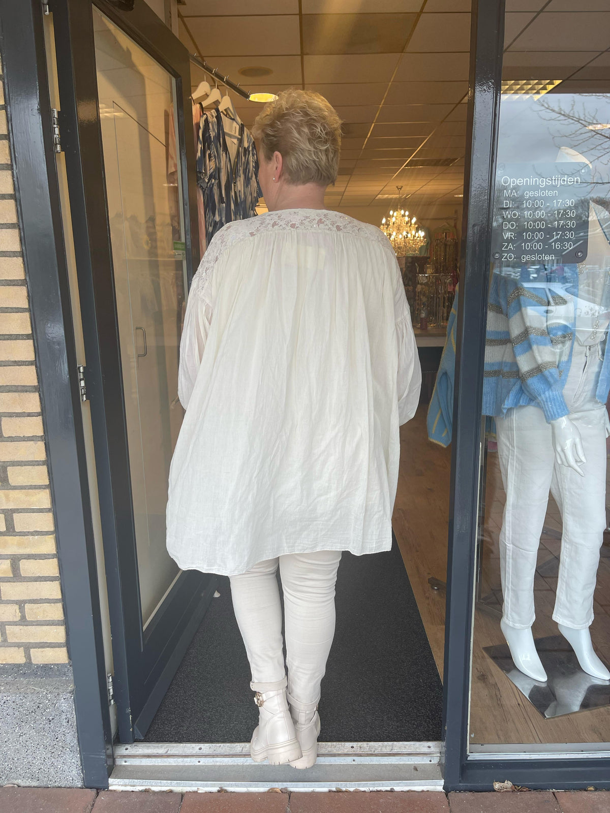 Tuniek met kant en pailletten creme