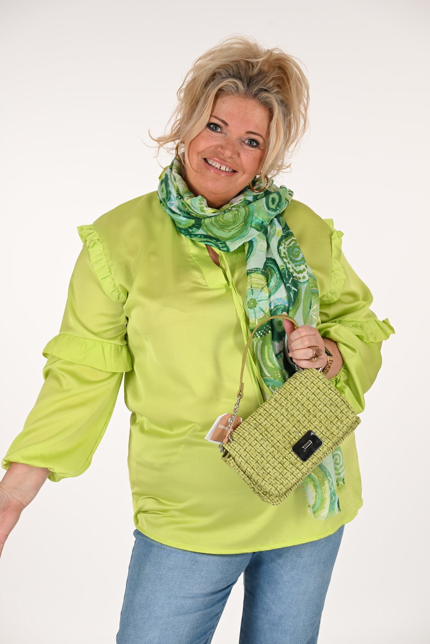 Blouse met strik en roezels lime