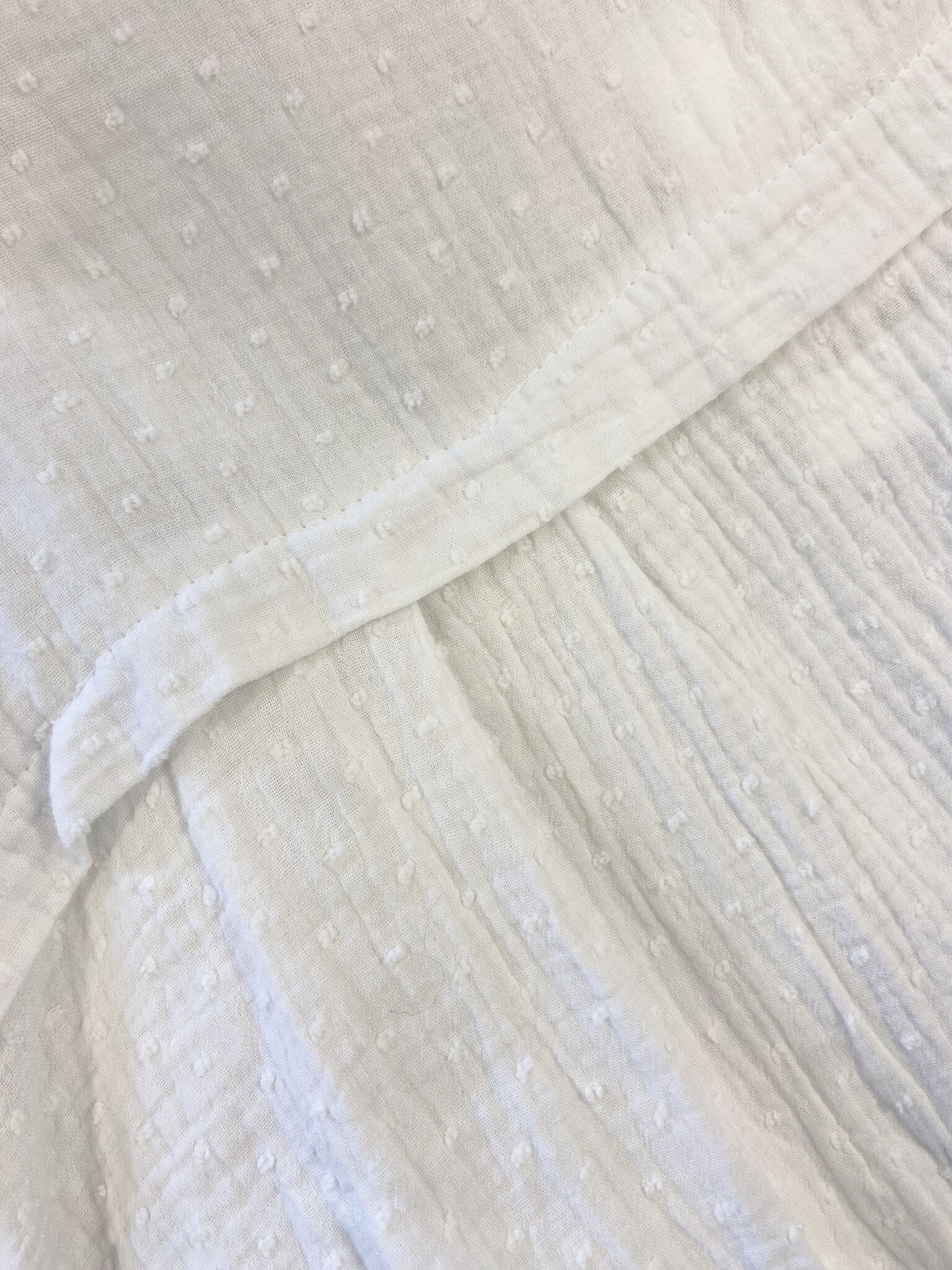 Lange crepe blouse met dots wit